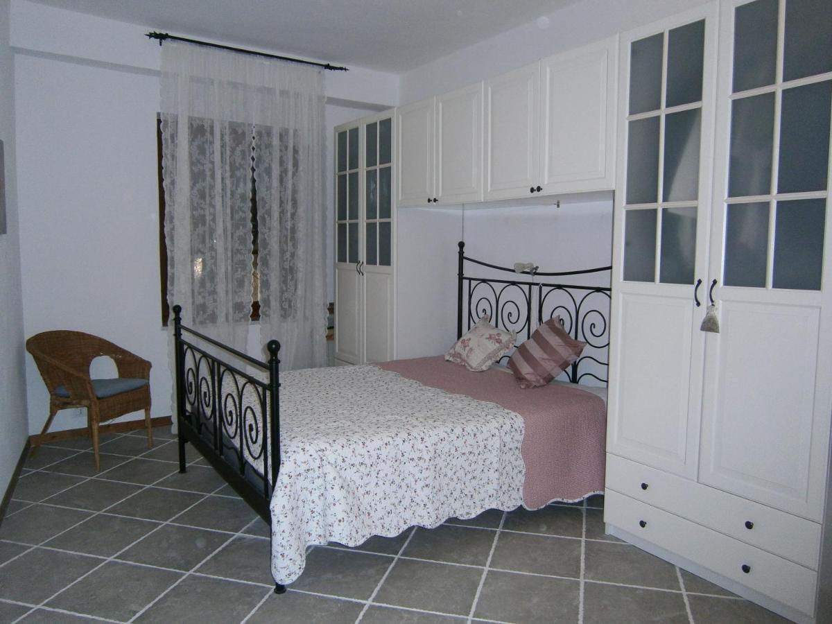 B&B Pietre Antiche Vezzi Portio Экстерьер фото